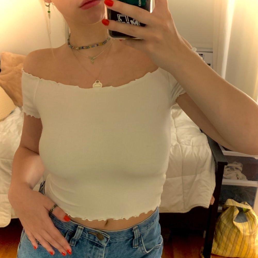 White Lettuce Hem Top - Picture 4 of 4